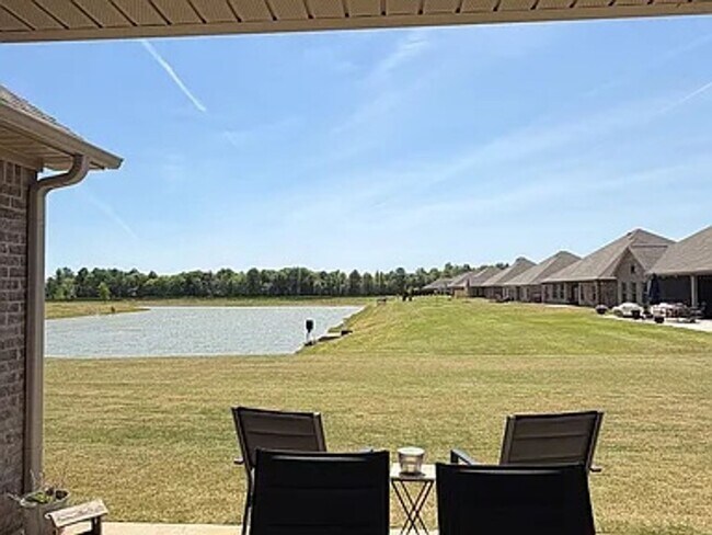 Building Photo - 26316 Woodfield Dr