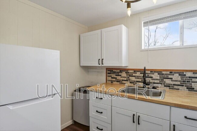 Building Photo - 3550 N Jamison Blvd