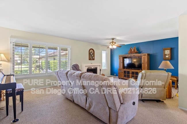 Building Photo - 12576 Oaks N Dr