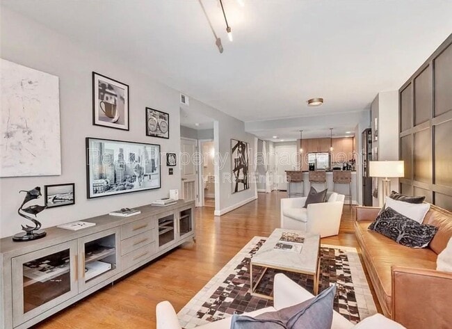 Building Photo - 210 Rocketts Way