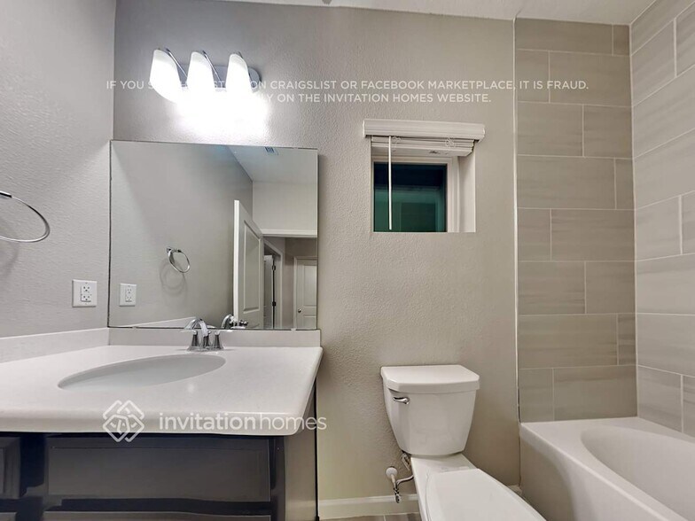 Building Photo - 9871 Lemon Grass Ln