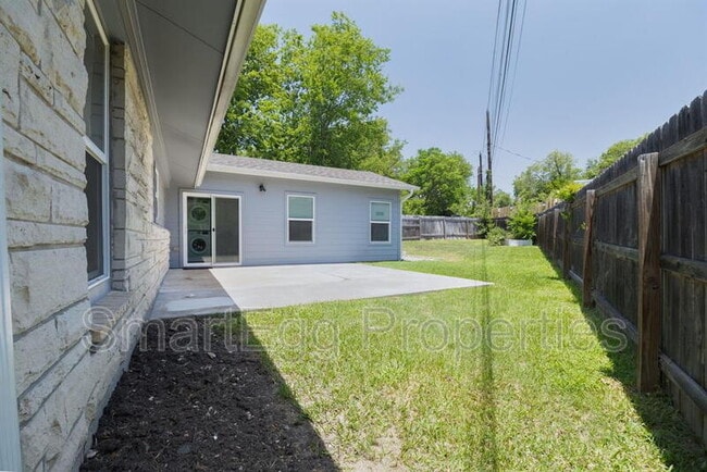 Building Photo - 3703 Tower View Ct