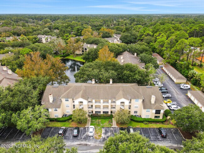 Building Photo - 7 Arbor Club Dr