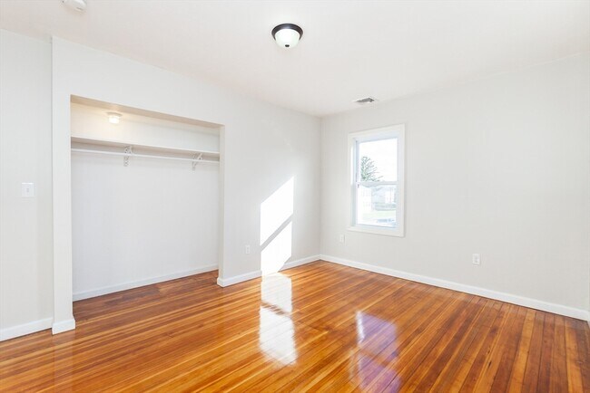 Building Photo - 74 Austin St