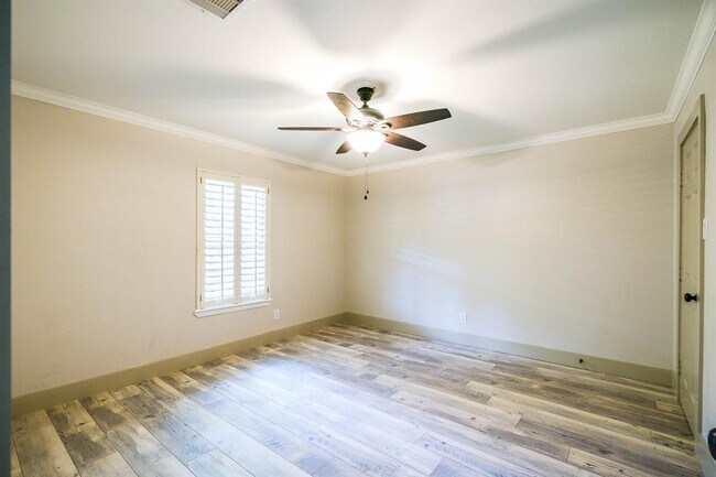 Building Photo - 5347 Paisley Ln