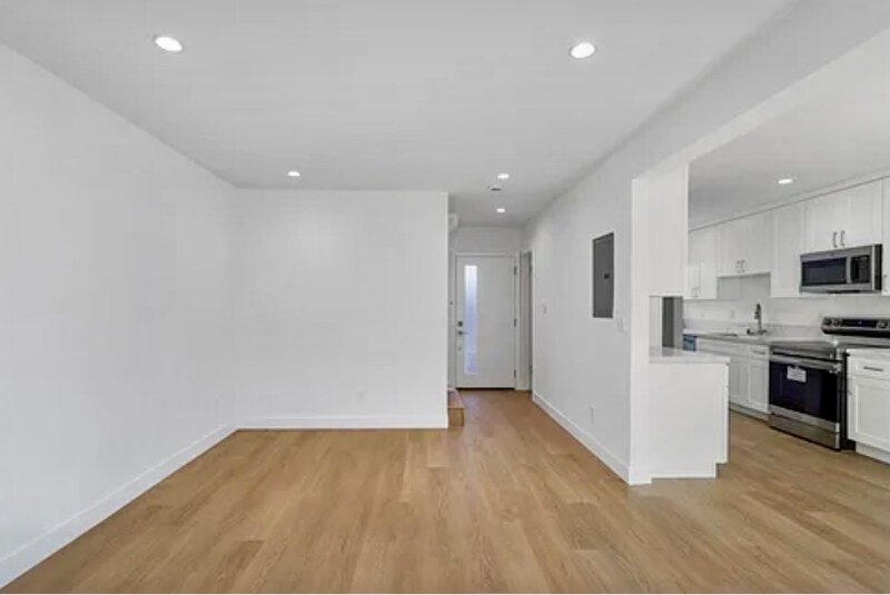 Building Photo - 2915 Hauser Blvd