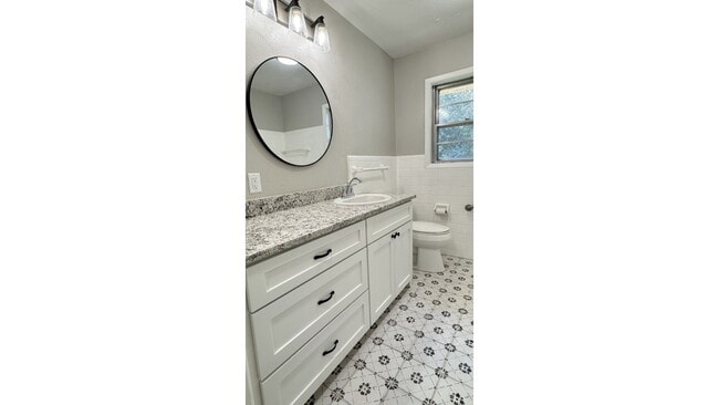 Building Photo - 401 Bayou Oaks Dr