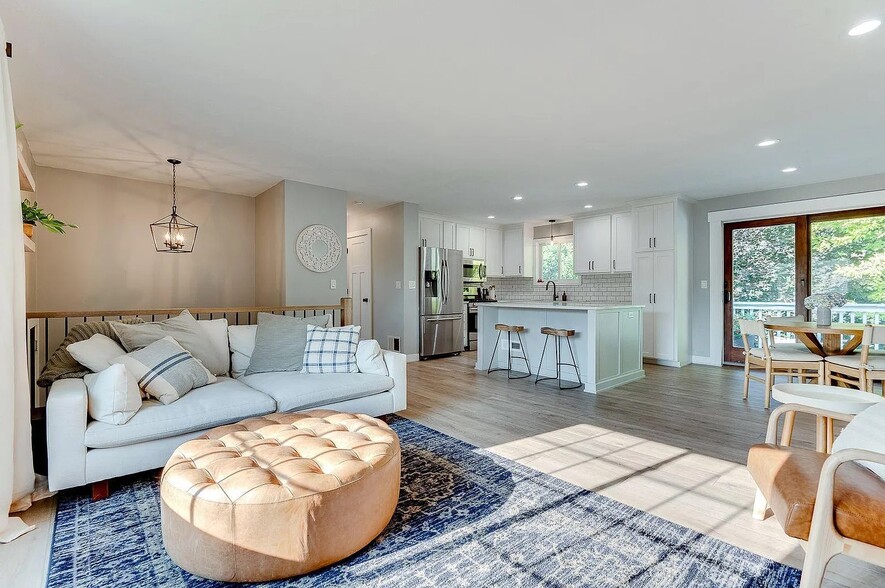 Building Photo - 13956 Brunswick Ave S