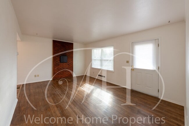 Building Photo - 1432 Bonsella St