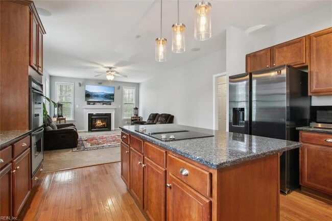 Building Photo - 5681 Regal Ct