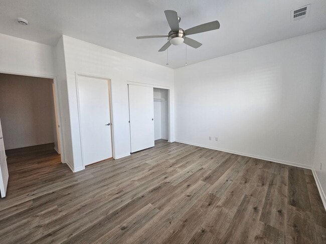 Building Photo - SENIOR 55+ COMMUNITY BEAUTIFUL 2BED/2BATH