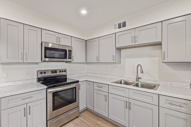 Building Photo - Newly Renovated On Broadway - Mesa!