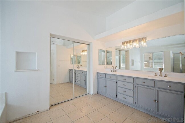 Building Photo - 39513 St Honore Dr