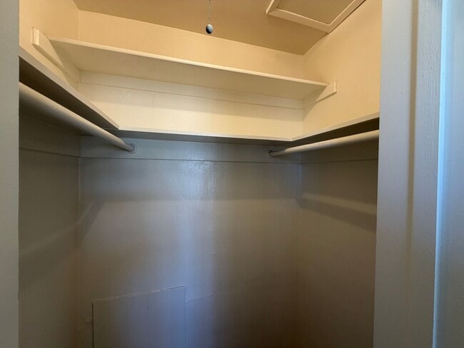 Building Photo - Spacious 4 Bed 3 Bath Single-Level Home | RV Gate | Huge Yard | Bright Open Layout