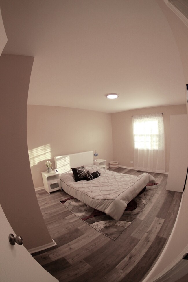 Building Photo - 420 Ascot Ln