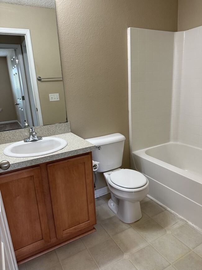 Building Photo - 495 Canyon Oak Loop