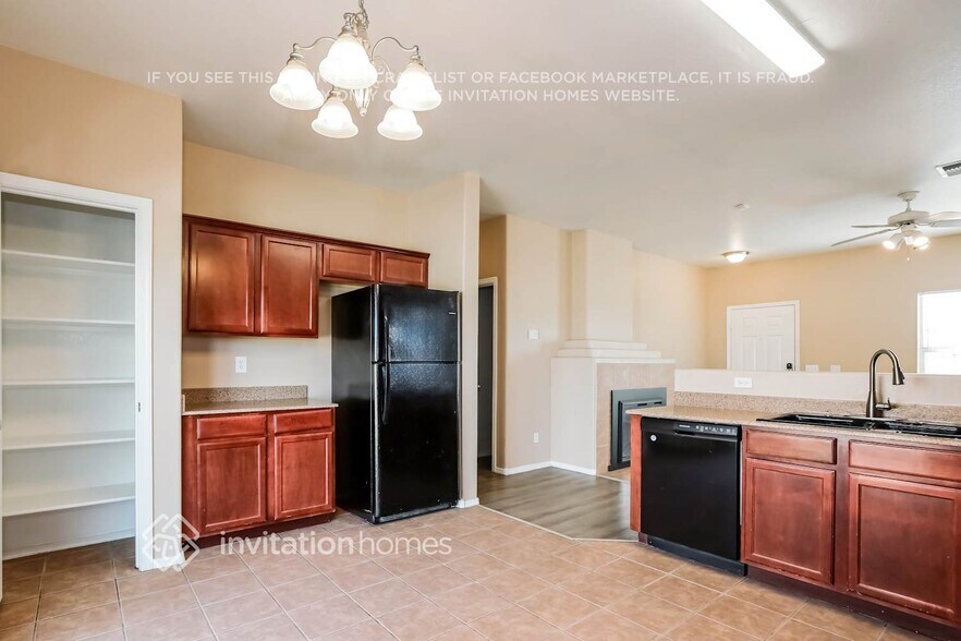 Building Photo - 5930 W Getty Dr