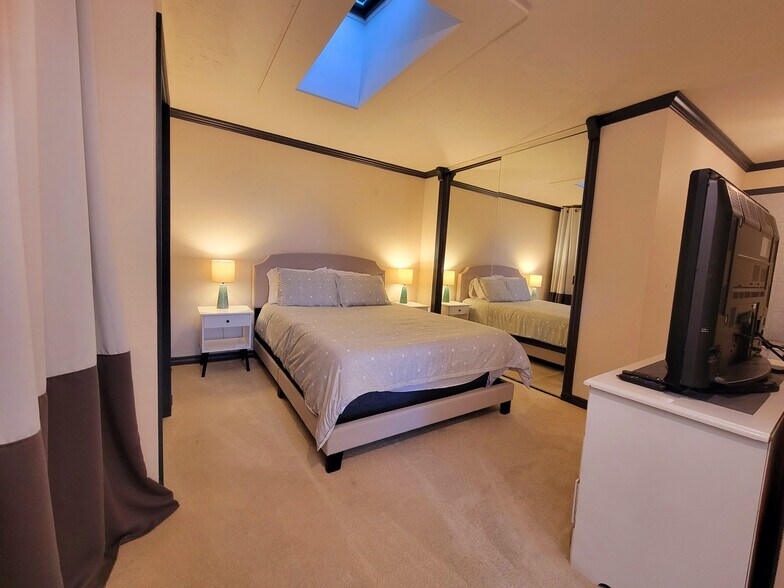 Building Photo - 1635 Ridley Ave