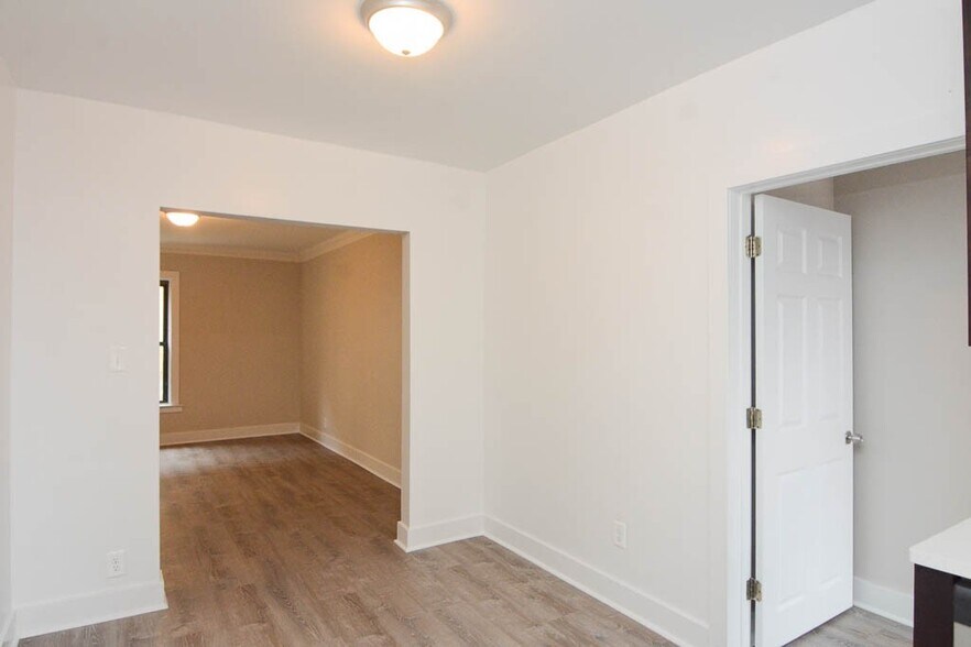 Building Photo - 2334.5 N Spaulding Ave