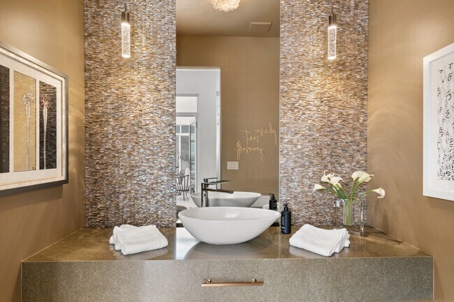 Building Photo - 48674 Vista Viejo Dr