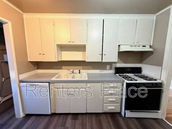 Building Photo - 957 E 37th Pl