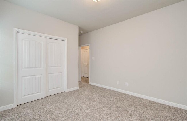 Building Photo - 2442 Wembley Way