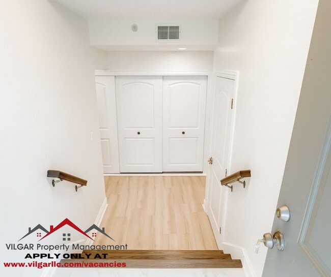 Building Photo - WOW Factor! 2BR/2BA Gem w/ Quartz Counters...