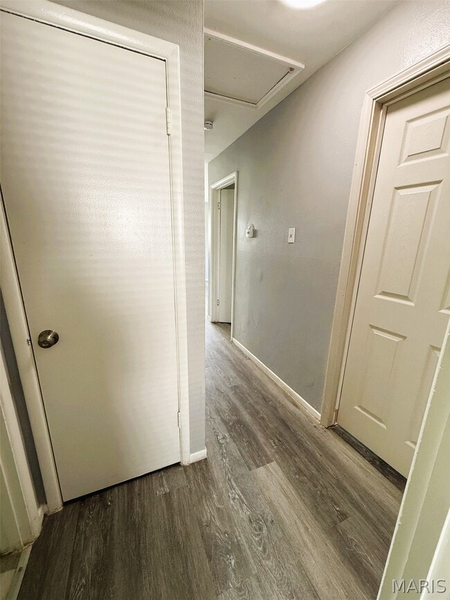 Building Photo - 323 Shepley Dr