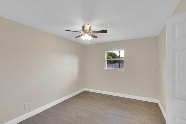 Building Photo - 701 George Hopper Rd