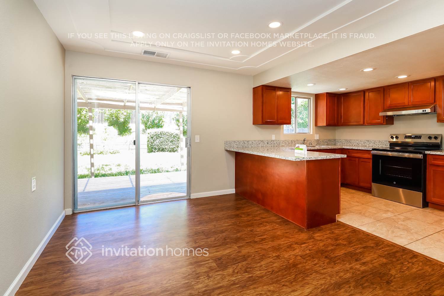 Building Photo - 563 Burlington Dr