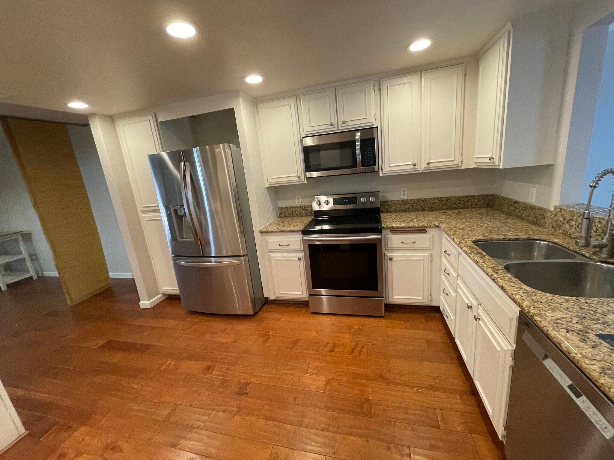 Building Photo - 6543 Paseo Adelante