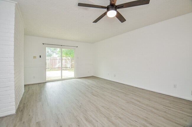 Building Photo - 12266 Huntington Venture Dr