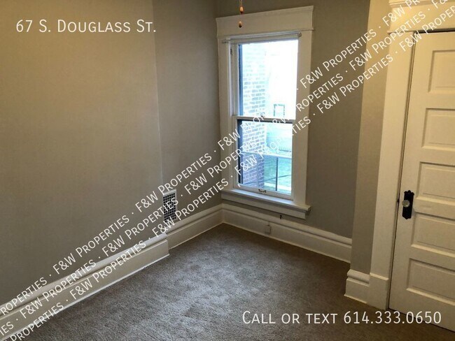 Building Photo - 67 S Douglass St
