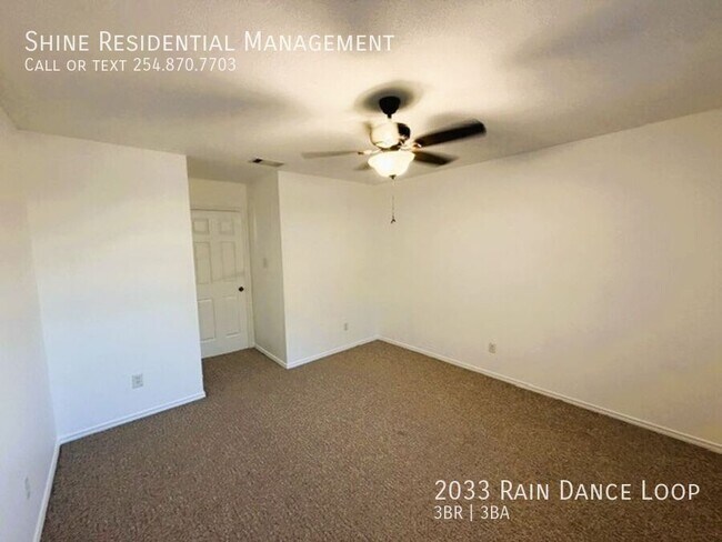 Building Photo - 2033 Rain Dance Loop