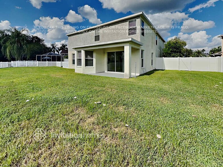 Building Photo - 27001 Arrowbrook Way