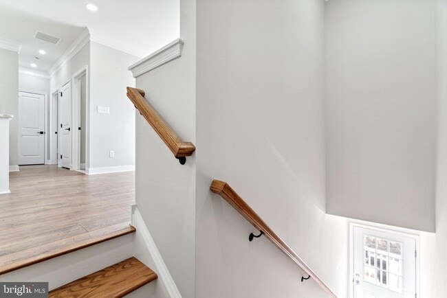 Building Photo - 48 Evergreen Ln