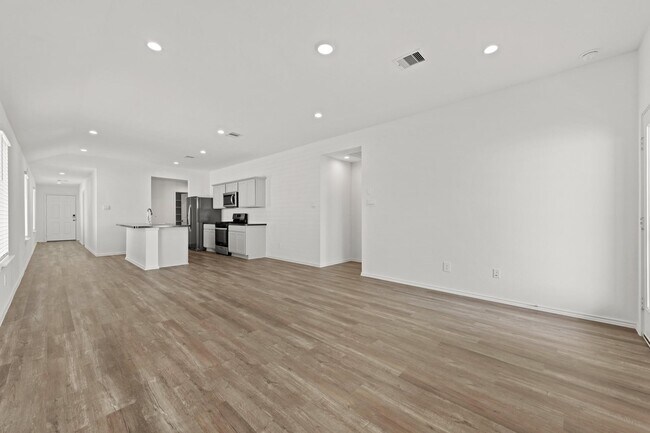 Building Photo - 5710 Sycamore Glen Dr