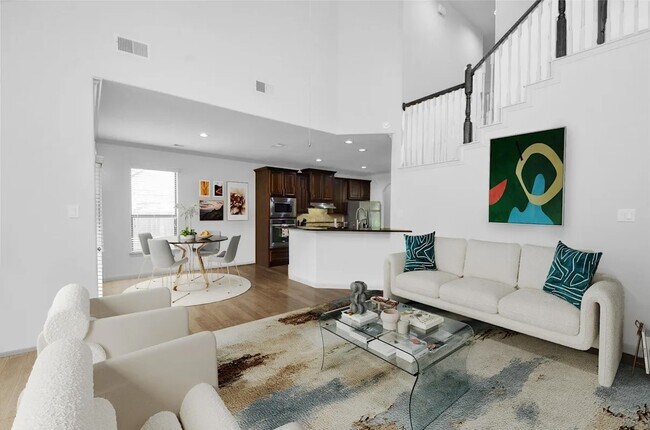 Building Photo - 11014 Sir Alex Dr