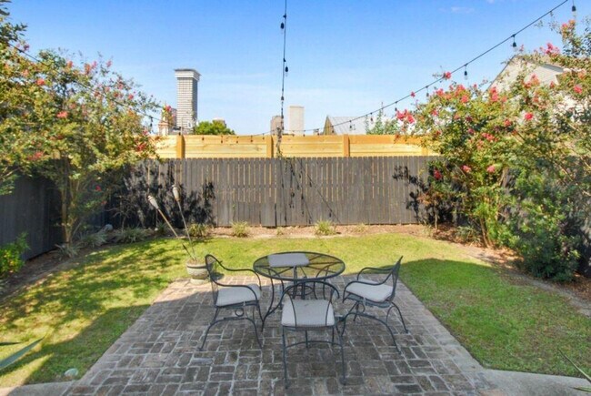 Building Photo - 1407 Baronne St