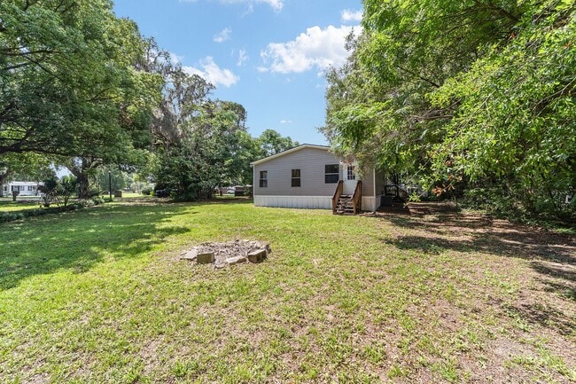 Building Photo - Spacious 3BR/2BA Home  Available Now!