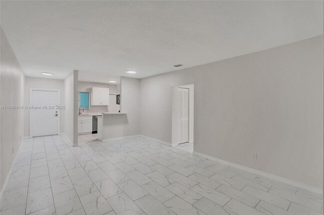 Building Photo - 1945 Calais Dr