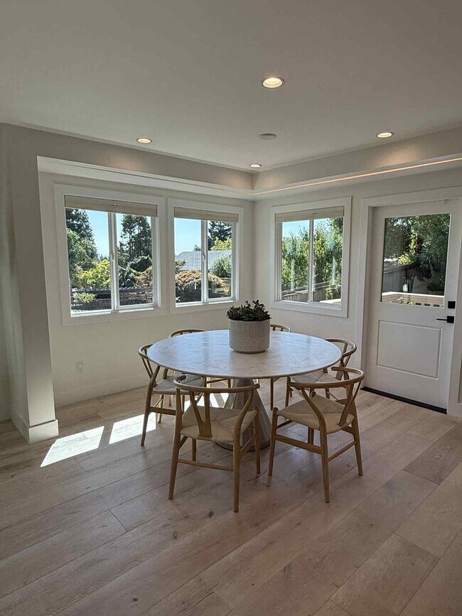 Building Photo - Modern 4-Bedroom Retreat in San Carlos – Remodeled, Spacious, Private Yard