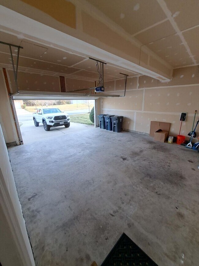 Building Photo - 17305 Madrillon Way