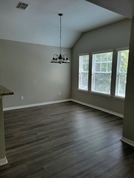 Building Photo - 77 Woodlily Pl