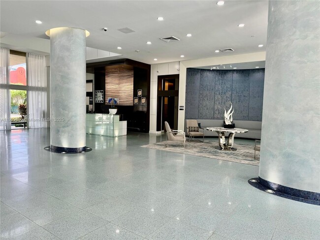 Building Photo - 18800 NE 29th Ave