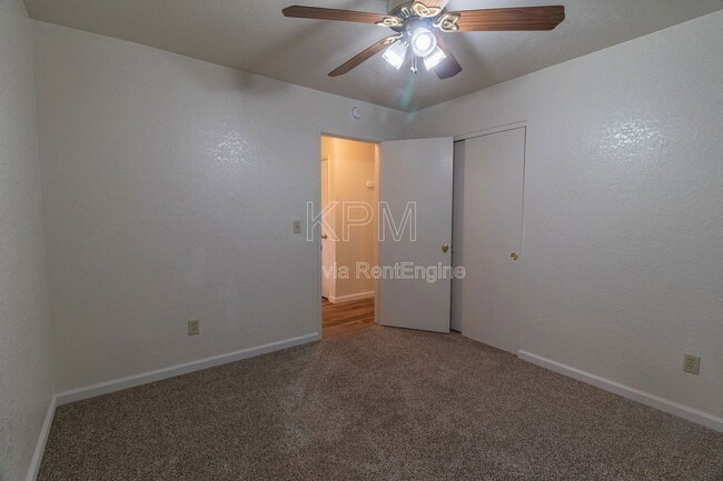 Building Photo - 9717 Treetop Dr