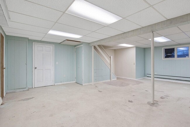 Building Photo - 4489 Pompey Center Rd