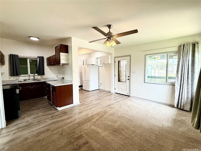 Building Photo - 87-1698 Farrington Highway Unit J2