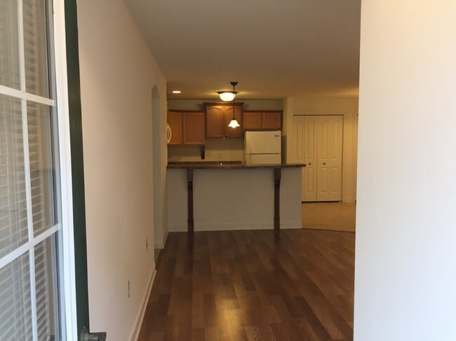 Building Photo - 2724 Hidden Dr