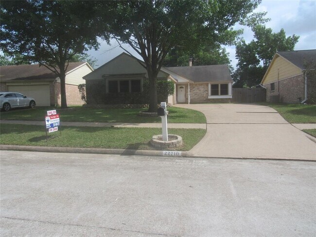 Building Photo - 22710 Leedstown Ln